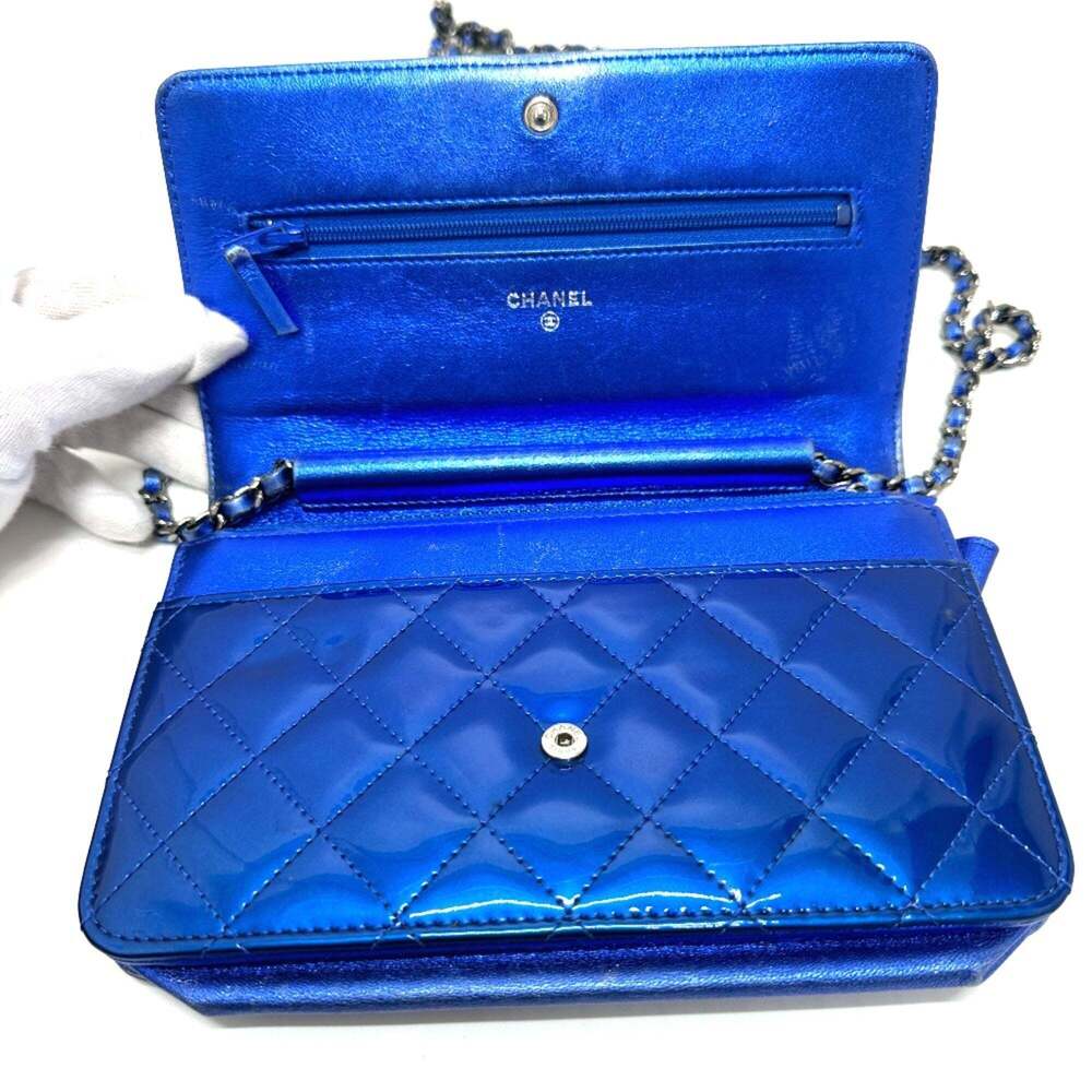 CHANEL Blue Shoulder Bag - Picture 10 of 16